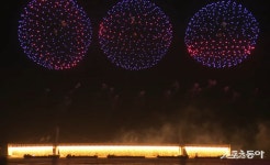 [포토] 화려한 부산불꽃축제, 쏟아지는 불꽃