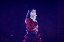 윤하, 서울 연말 콘서트 성료…바다 세계관 녹여 시청각 홀릭