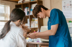 나인우, 듬직하고 순둥한 대형견美 (모텔 캘리포니아)