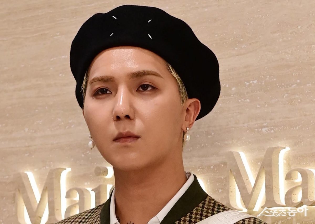 위너 송민호, 부실 복무 의혹 속 소집해제…여전히 논란