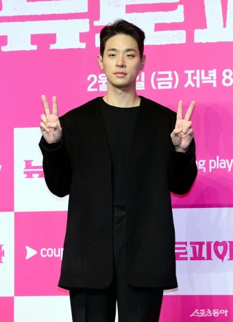 박정민, 시각장애인 오디오북 제작 1000만 원 기부[연예뉴스 HOT]