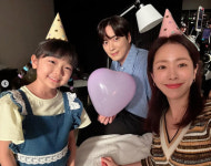 한지민, 이준혁과 완벽한 비주얼 합 “감사뿐이다” [DA★]