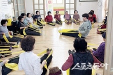 청송군보건의료원, ‘어르신 근력·균형 운동’ 완성 교실 운영