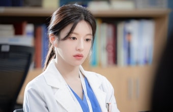고윤정, tvN 언젠가는 슬기로울 전공의생활에서 2주 연속 화제성 1위!