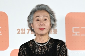 윤여정 “첫째아들 게이, 동성결혼도 해…사위 더 사랑해” (종합)[DA:피플]