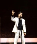 이문세, 9만 8천 관객 만난 ‘씨어터 시즌4’ 피날레…6월 북미 투어