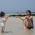 윤진서, 해변에서 요가 삼매경…옷 뚫는 탄탄+유연 몸매 [DA]