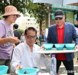 정준호·김흥국, 마포에서 어르신들을 위한 짜장면 봉사