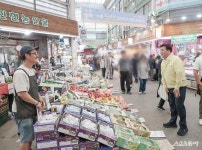시흥 삼미시장, 추석 맞아 활기…임병택 시장 현장 점검