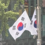 킴 카다시안, 혹시 ‘김해 김씨’?…태극기·갈비 남다른 한국사랑