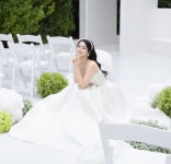 ‘5살 연하’ 재혼 최정윤, 순백 웨딩드레스 자태…“격려 감사…열심히 걸어 나가겠다”
