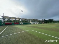 ‘군민 안전 고려한 체육시설 정비’ 강화군, 인조잔디 친환경 소재로 전면 교체