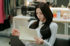 ITZY 신유나, 삼각관계 불태우네 (최애의 사원)