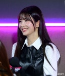 권은비, 차량 접촉사고로 팬사인회 취소…“정말 가벼운 경미한 사고”