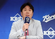 올해도 교통정리 안 된 한화 외야, 수비 전문가 류지현 감독이 해결하나