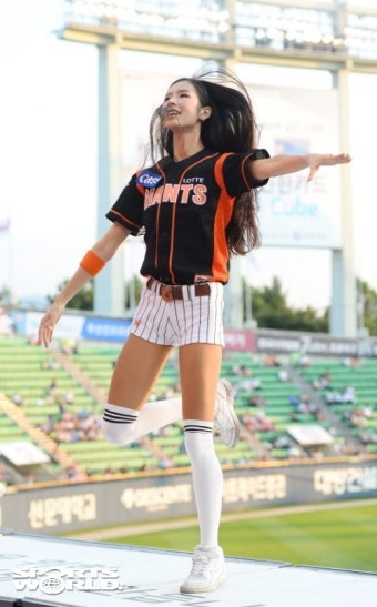 [SW포토] 롯데 치어리더 박기량, 잠실벌에서도 8등신 핫바디 뽐내며?