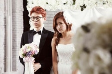 케이헌터, 에이핑크 윤보미와 웨딩사진…‘결혼하자’