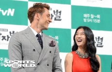 [SW포토] 감자별 줄리엔 강, 서예지에게 무슨 이야기 했길래 빵빵빵 터져?