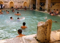 2000년 된 공중목욕탕 여전히 운영 중이라고? 누리꾼들 화들짝