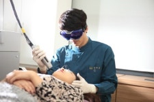 여배우도 신경 쓰게 하는 기미, 효과적인 치료방법은?