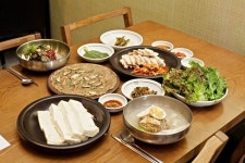  가평 여행 제대로 즐기려면 아침고요수목원 맛집 방문하세요