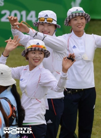 [SW포토] 여자양궁대표팀 일본과 28일 단체전 결승전