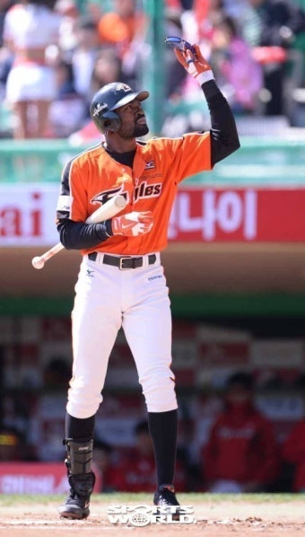 한화, 용병 타자 피에 재계약 확정 통보..투수 두 명은 결국 포기