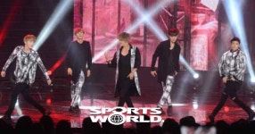 [SW포토]B.I.G,훨훨타올라