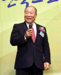 '유일한 4할타자’ 백인천, 올스타전 시구