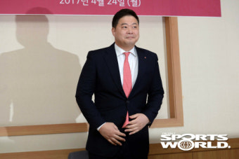 [SW포토] 미소짖는 현주엽 감독
