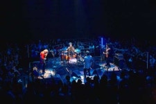 쏜애플 콘서트 ‘불구경’, 관객과 무대의 경계 허물다 ‘뜨거운 반응’