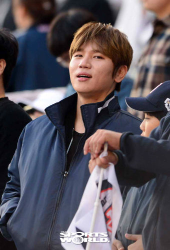 [SW포토]케이윌,'앉을 수가 없어요'