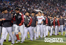 [SW포토]LG, 홀가분한 8연패 탈출
