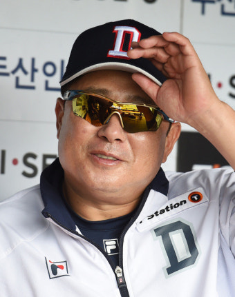 [토크박스] 김태형 두산 감독, “예전엔 3∼4시간 동안 고민했다니까”