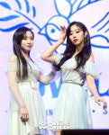 [SW포토]러블리즈 지애-지수,'여신 포즈'
