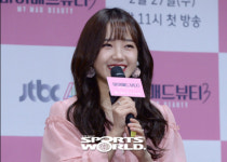 [SW포토] 위키미키 유정, '어린 숙녀들을 위해 뷰티 방송'