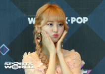 [SW포토] 가수 엔시아, 꽃받침 미모