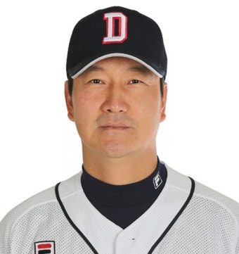 위력 잃은 두산, 코칭스태프 개편으로 돌파구 찾을까
