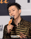 [SW포토]박재범,사인히어 실력자들이 많아요