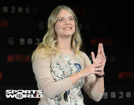 [SW포토] 멜라니 로랑, 영화 캐릭터 시그니쳐 포!~즈