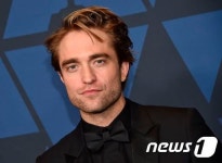 로버트 패틴슨, 코로나19 확진 판정→‘배트맨’ 촬영 중단