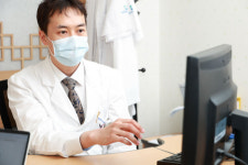 [한방 명의] 영상 시청은 2시간 이내… 최소 6시간 자야 키큰다