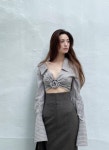 나나, 깊게 파인 아찔한 셔츠…과감한 노출 눈길 [스타★샷]