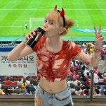 ‘AOA 출신’ 지민, 축구 경기 직관 인증샷…한 줌 허리 ‘눈길’ [스타★샷]
