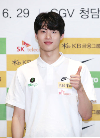 ‘은의 환향’ 수영 황선우 “역시 한국 음식…체력 키우겠다”