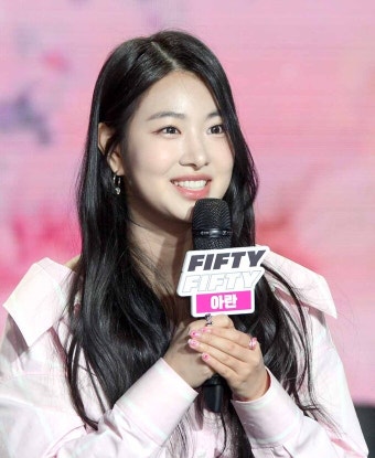 [SW포토]예쁜 미소의 피프티 피프티 아란
