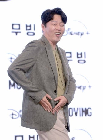 [SW포토]김희원,'제가 드릴 수 있는건 하트뿐'