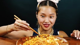 오마이걸 미미, ‘매운 맛’에 입술 퉁퉁…“카디비 부럽지 않아”