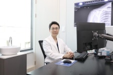 테니스·골프 엘보 등 팔꿈치 통증질환, 초기 치료가 관건