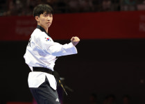 [항저우Star] 종주국의 자존심…한국 태권도 품새, 남녀 금메달